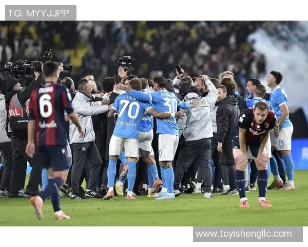 欧冠大战：那不勒斯狂胜马竞五球红牌事件引发全场热议