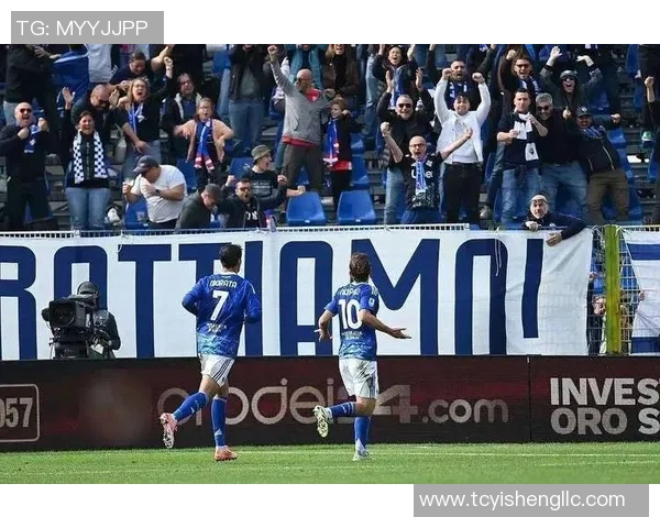 德甲激战波尔图与皇马握手言和精彩瞬间引发全场热烈反响 德甲激战波尔图与皇马握手言和精彩瞬间引发全场热烈反响