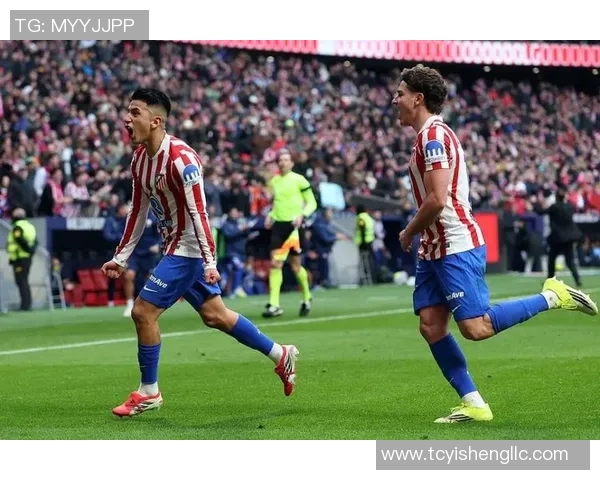 巴萨友谊赛大胜阿森纳红牌事件引发全场热议与争议