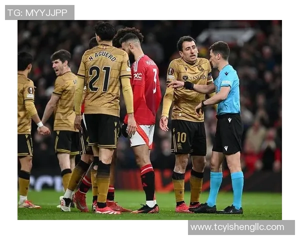 欧联杯激战巴黎圣日耳曼大胜曼联帽子戏法引发争议判罚热议