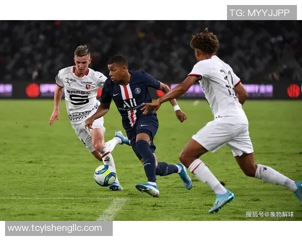 西甲激战巴黎圣日耳曼逆转里昂绝杀瞬间引发全场狂欢分析 西甲激战巴黎圣日耳曼逆转里昂绝杀瞬间引发全场狂欢分析